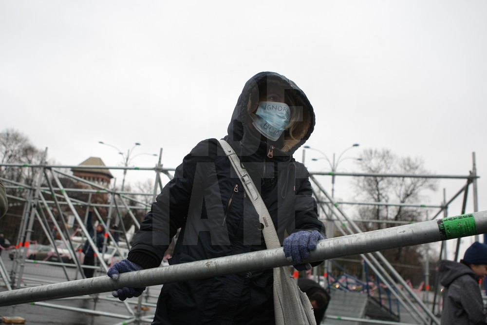 UPDATE. Protest și incidente în Piața Victoriei. Anchetă MAI după împiedicarea organizării târgului de Crăciun/ FOTO