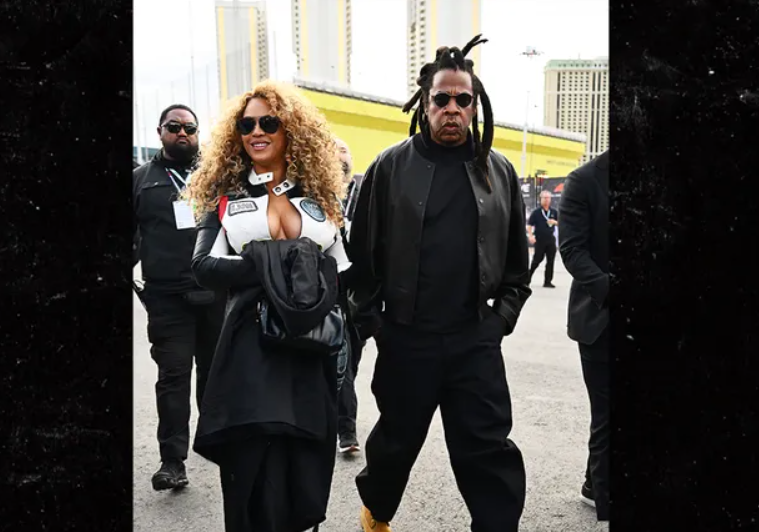Beyoncé, apariție spectaculoasă la evenimentul de Formula 1, din Las Vegas. Artista a atras toate privirile cu decolteul generos