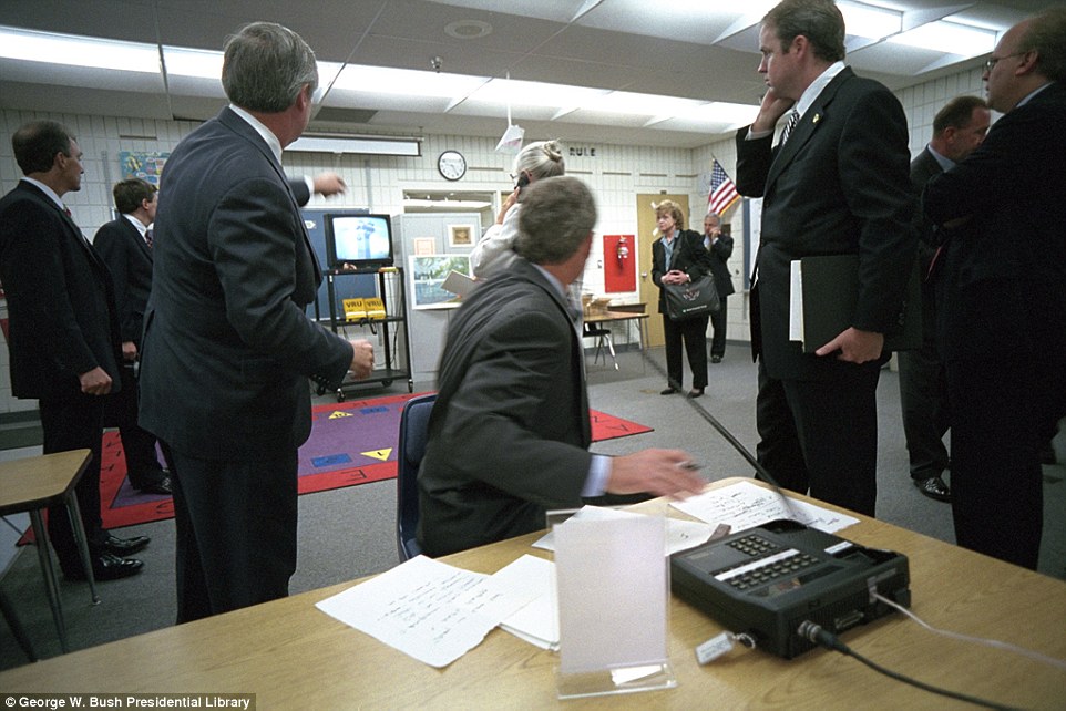 Imagini de colecție cu George W. Bush după atentatele teroriste din 11 septembrie 2001