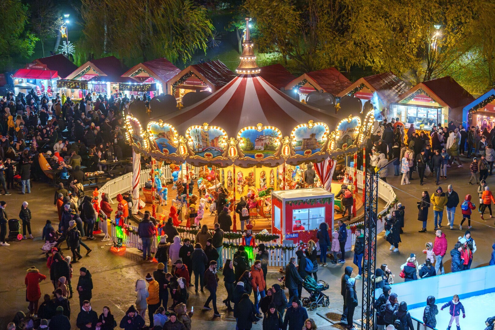 Târgul de Crăciun București 2025, Drumul Taberei. 60 de căsuțe cu bunătăți, dar și o terasă încălzită la West Side Christmas Market