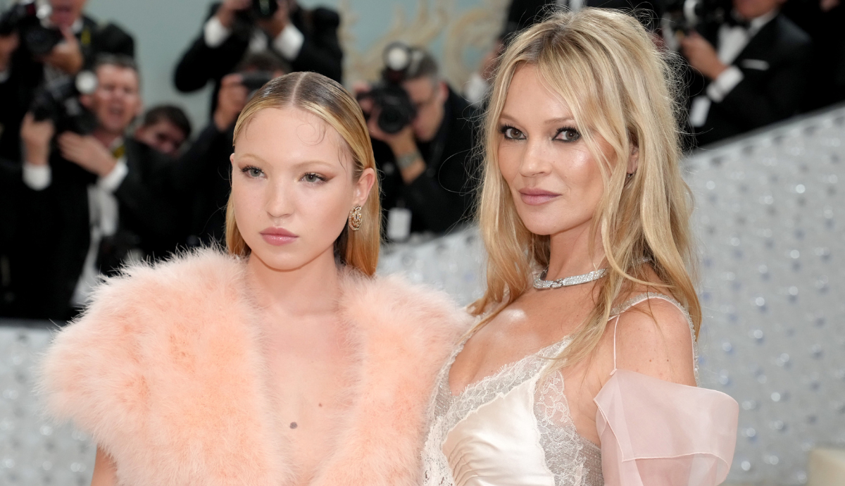 Kate Moss és lánya, Lila Moss imádnak a divattal kísérletezni, és nem riadnak meg a merészebb választásoktól sem