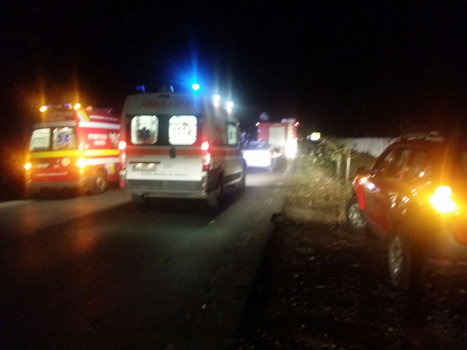 FOTO/ Accident grav în Timiș. Un tânăr de 19 ani a murit, iar alți doi au fost răniți