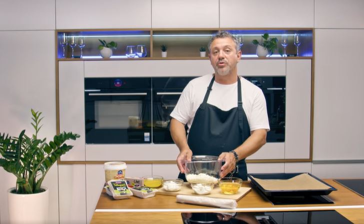 Rețeta lui Sorin Bontea pentru cozonac de Paște. Secretul unui preparat pufos și gustos