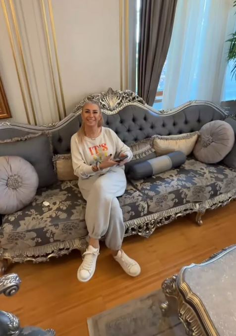 Ce face Ronald Gavril zilnic la prânz: Anamaria Prodan l-a dat de gol. Programul lui înainte de lupta pentru titlul mondial. Exclusiv