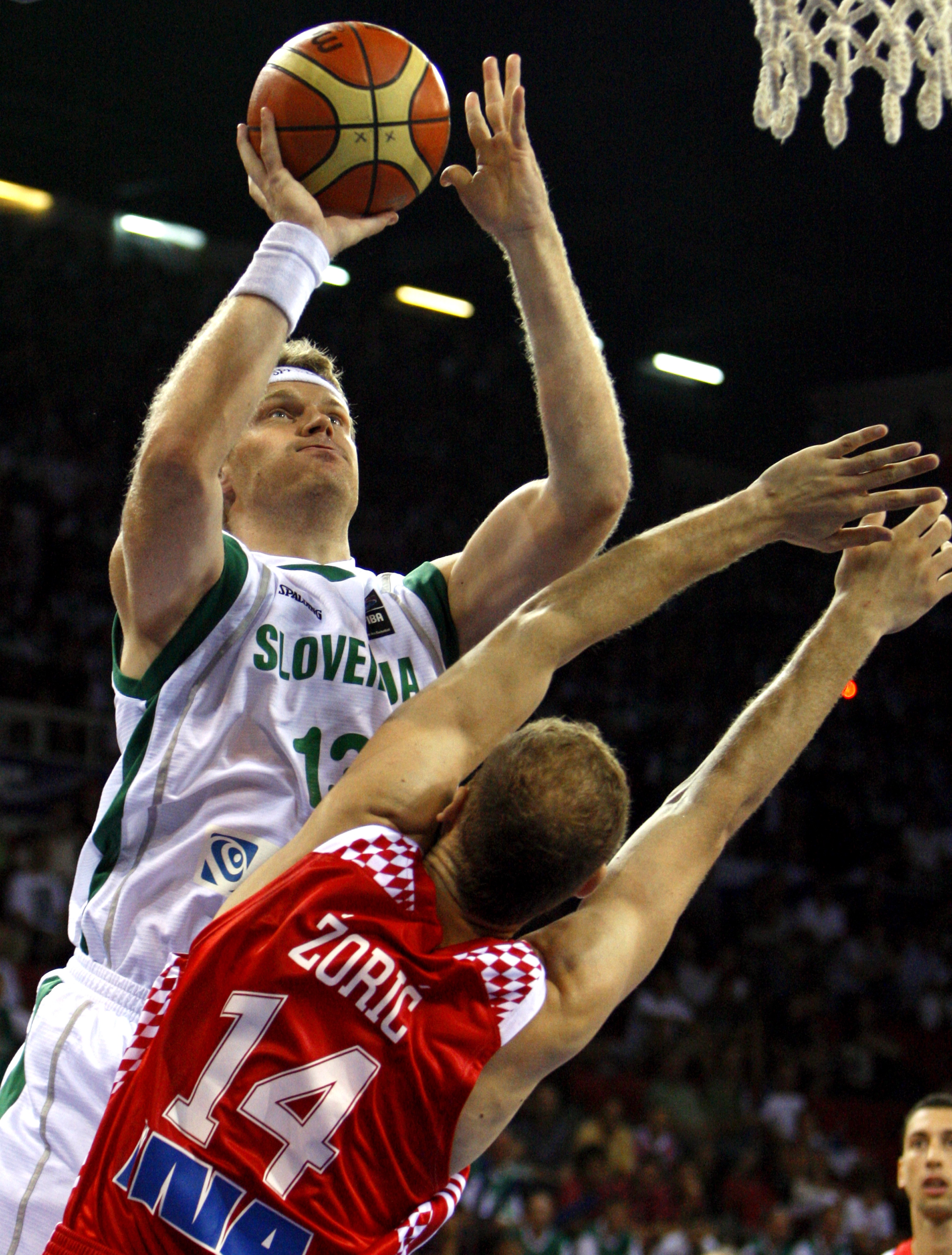 Transfer spectaculos făcut la CSM Oradea: ”Michael Jordan al surzilor”. Povestea emoționantă a lui Zupan, născut cu grave deficiențe de auz și de vorbire din naștere, primul baschetbalist surd care a jucat în Euroligă și la Mondiale. ”Sportul mi-a dat totul, m-a făcut bărbat!”/ FOTO&VIDEO