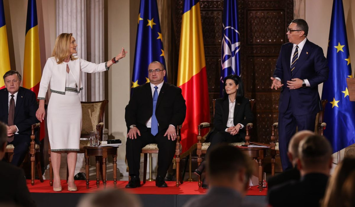 Imaginile nevăzute la dezbaterea electorală de la TVR, la care n-a vrut să vină George Simion. Ce carte citea Victor Ponta