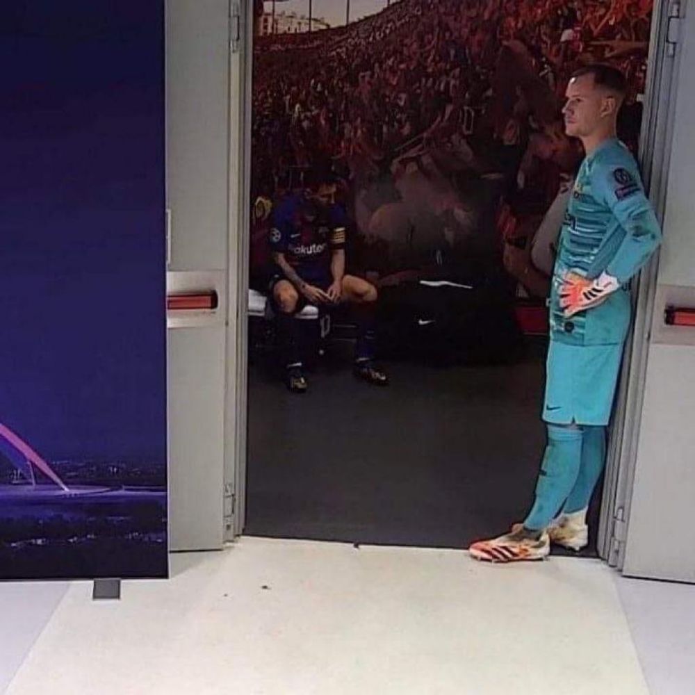 FOTO | 10 fotografii care arată modul în care a fost umilită Barcelona aseară de Bayern Munchen. Imaginea virală cu Messi din vestiar