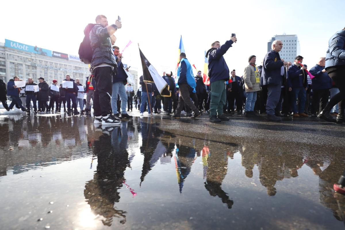 Minerii şi energeticienii protestează în Piaţa Victoriei față de măsurile luate de Guvern. Care sunt nemulțumirile lor