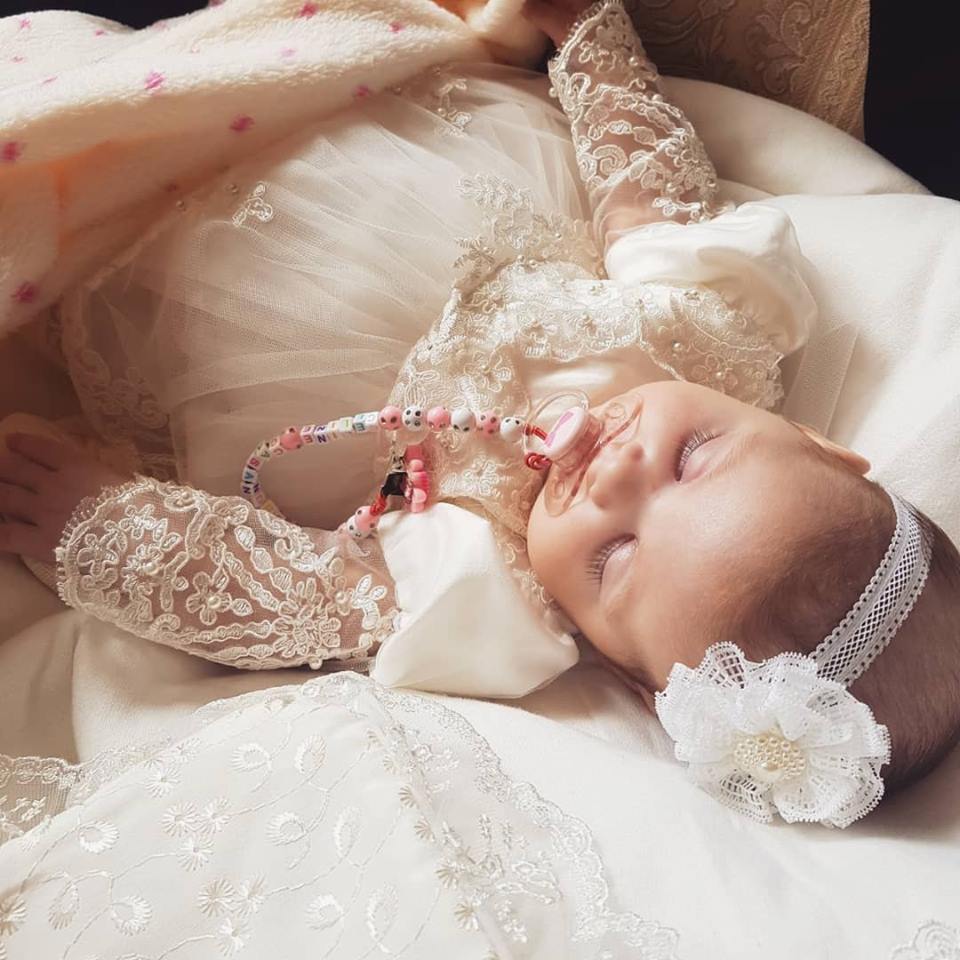 Dana Roba și-a creștinat fata cea mică. Botez cu 3.000 de oameni / FOTO