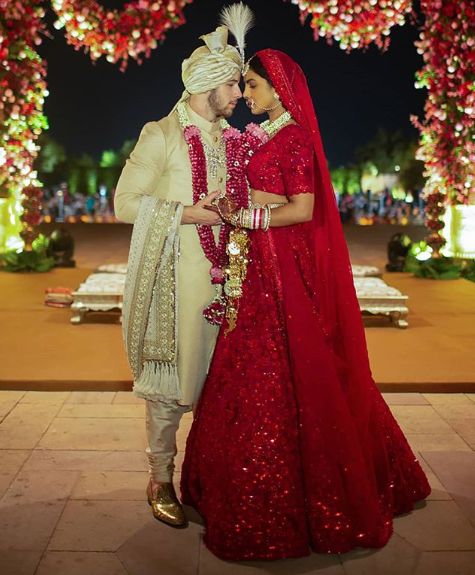 FOTO & VIDEO | Nuntă ca-n filme! Trena rochiei de mireasă a actriței de la Bollywood, care s-a căsătorit cu Nick Jonas, a măsurat 22 de metri
