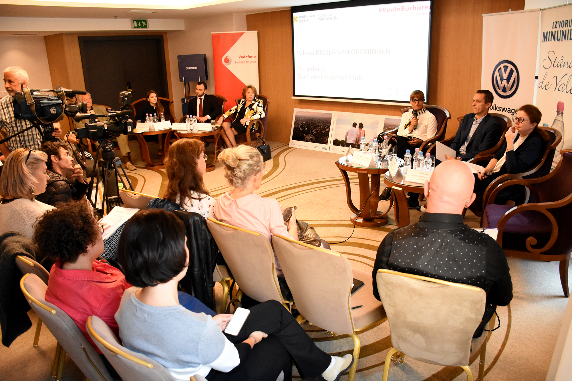 A 11-a ediție a Raiffeisen Bank Maratonul București adună la start peste 19.000 de participanți. Invitați speciali