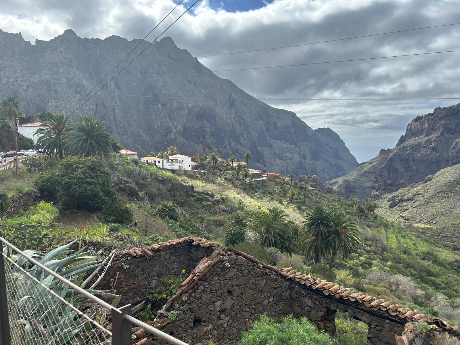 Ce înseamnă „dramatic scene mountain”. Cum ajungi la Masca, satul uitat din Tenerife