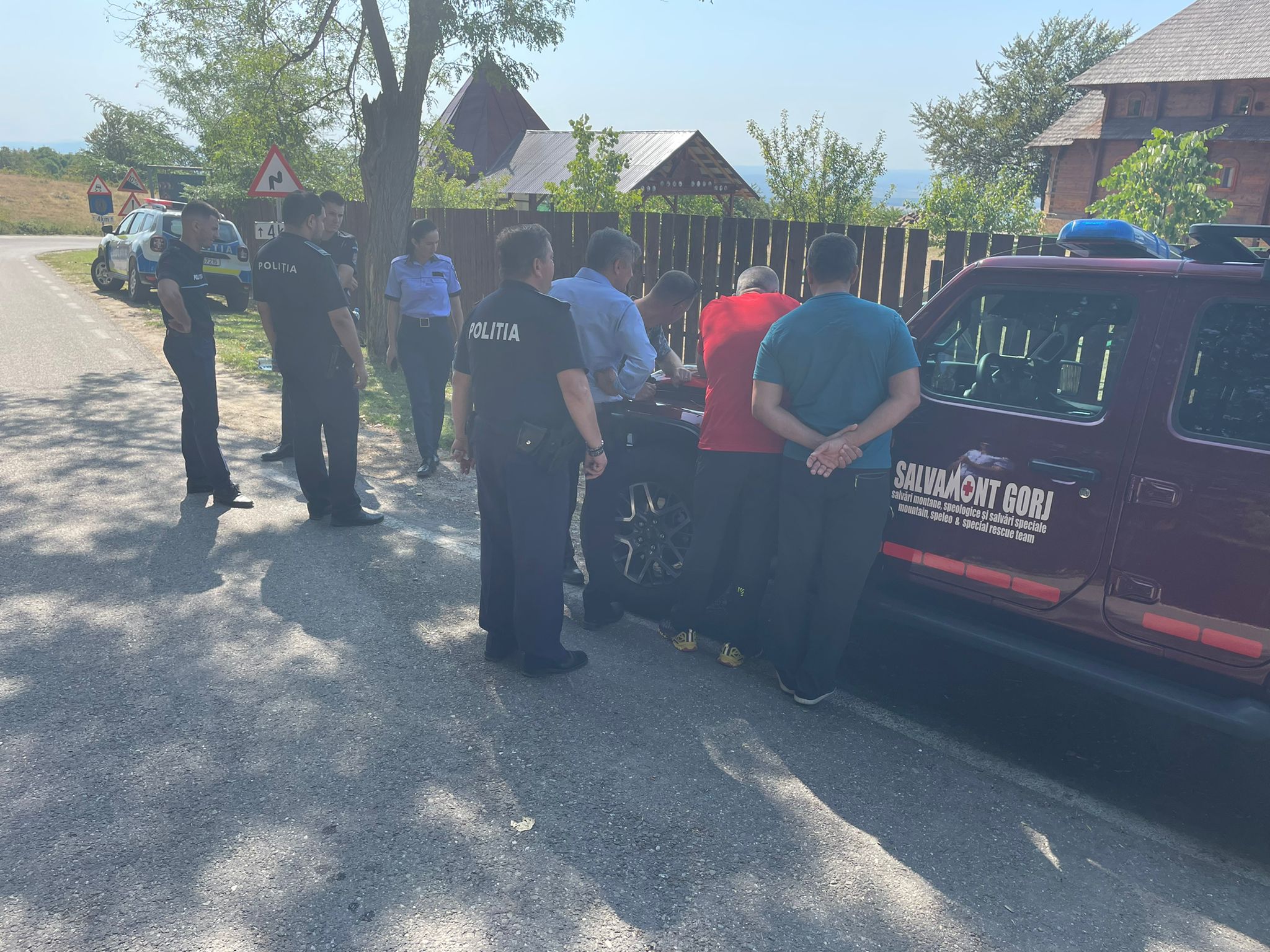 Pacient de la sanatoriul Dobrița, din Gorj, căutat de aproape două săptămâni de polițiști și salvamontiști. Au fost trimise drone și un elicopter