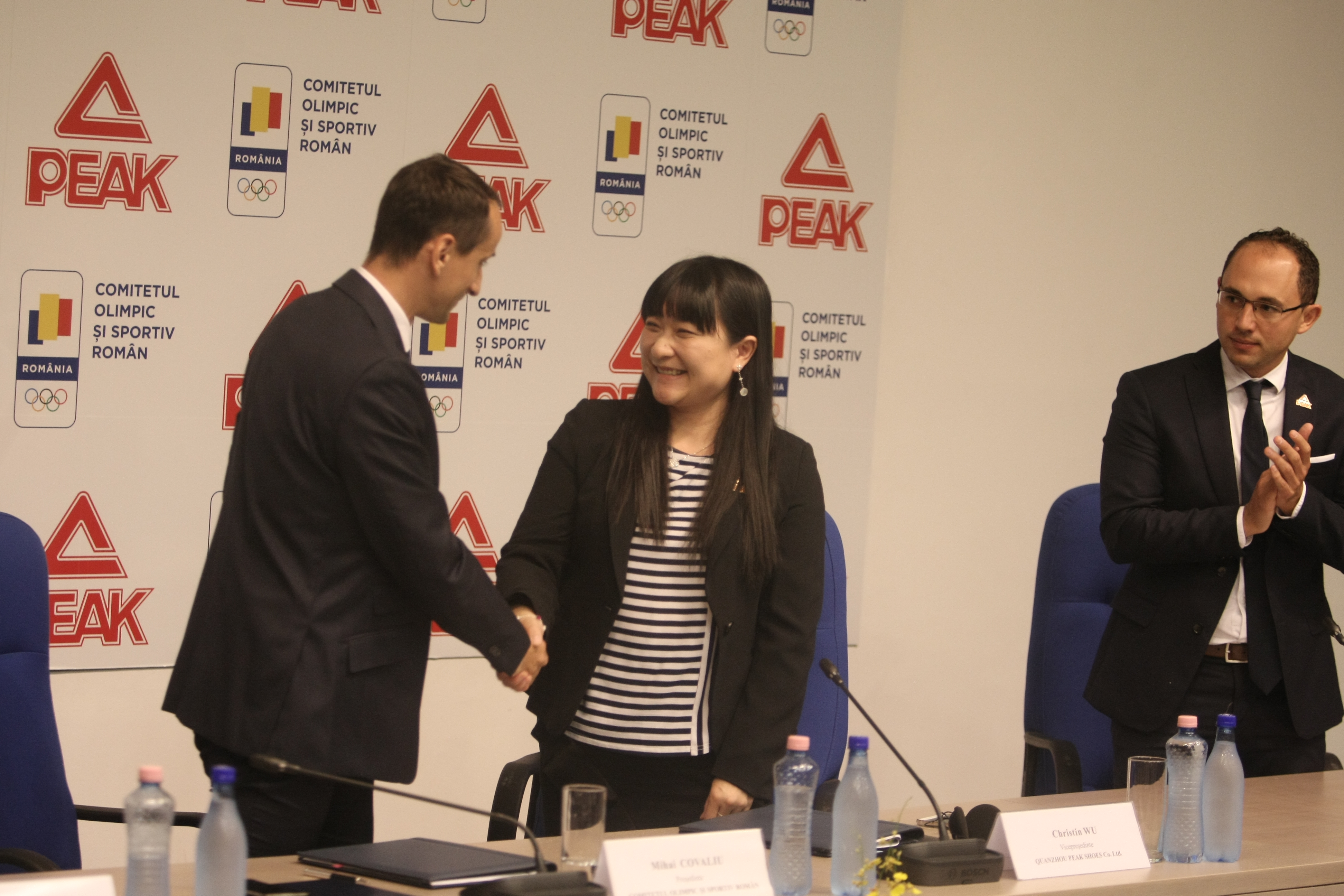 Președintele COSR, Mihai Covaliu, este mulțumit de noul echipament al olimpicilor: ”Dacă firma Peak e bună pentru NBA, e bună și pentru România”