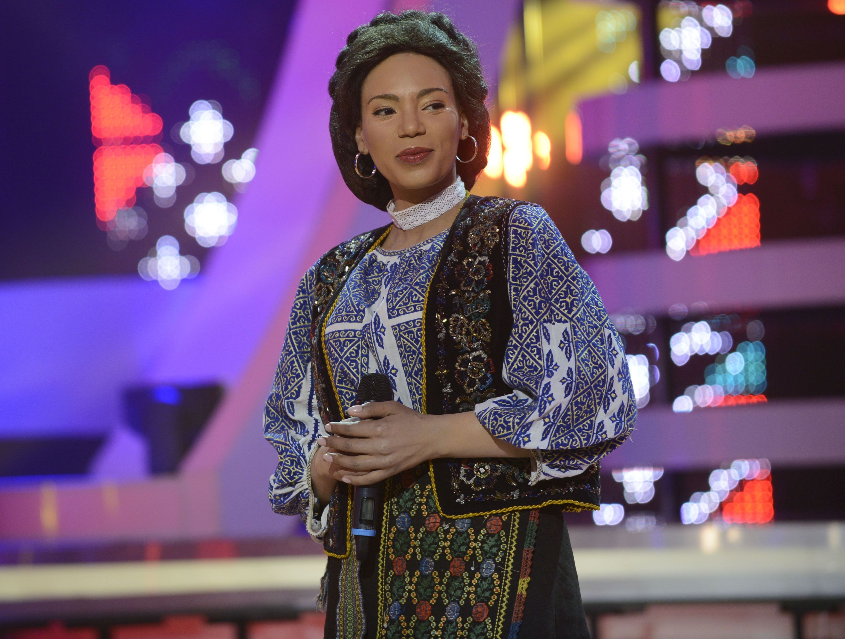 EXCLUSIV/Pe Julie Mayaya o mai cheamă și «Dor de bunica»! Are cel mai bizar nume din showbiz