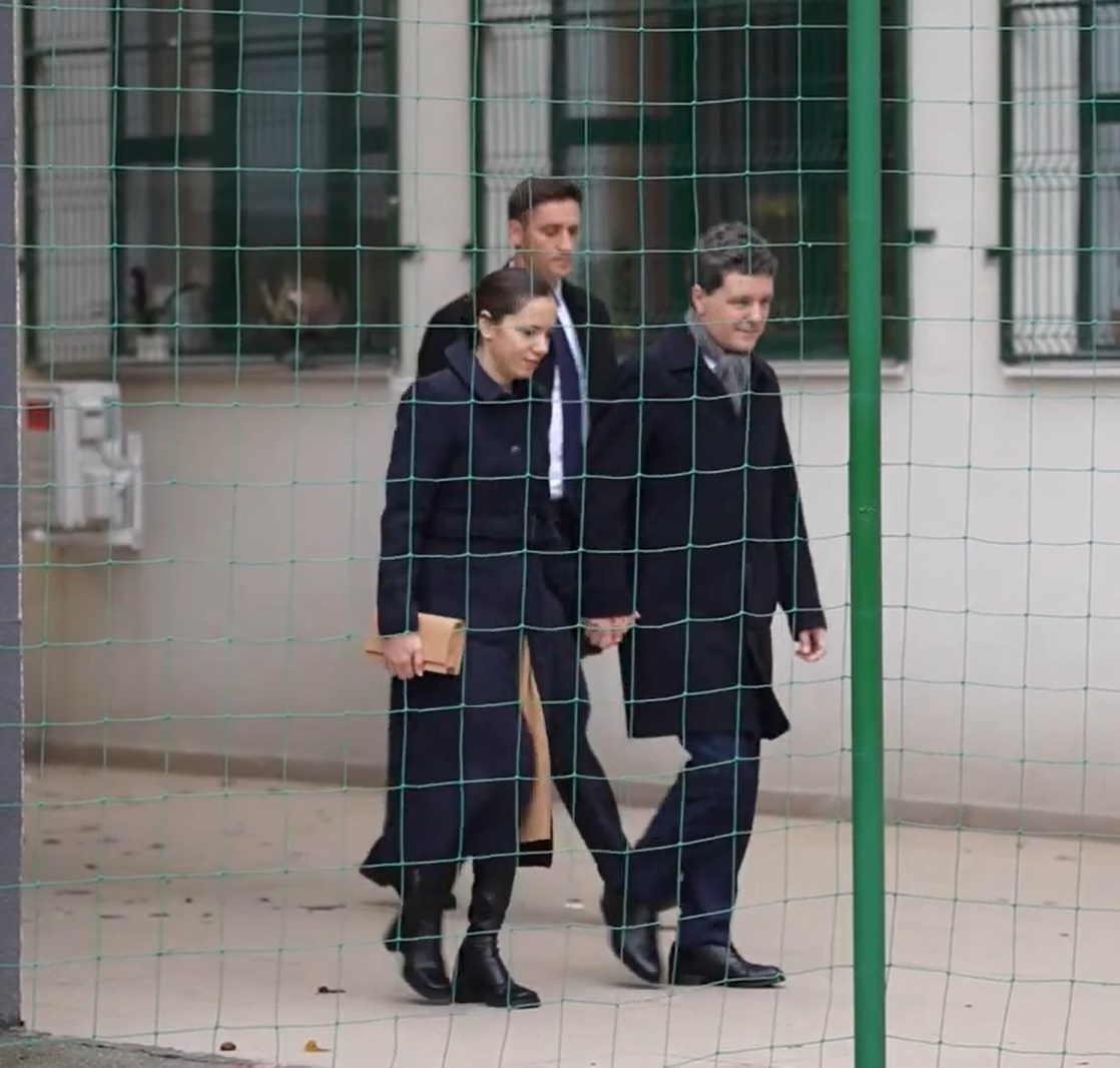 Mirabela Grădinaru, asortată din cap până în picioare la alegerile pentru Primăria București. Cum s-a îmbrăcat prima-doamnă