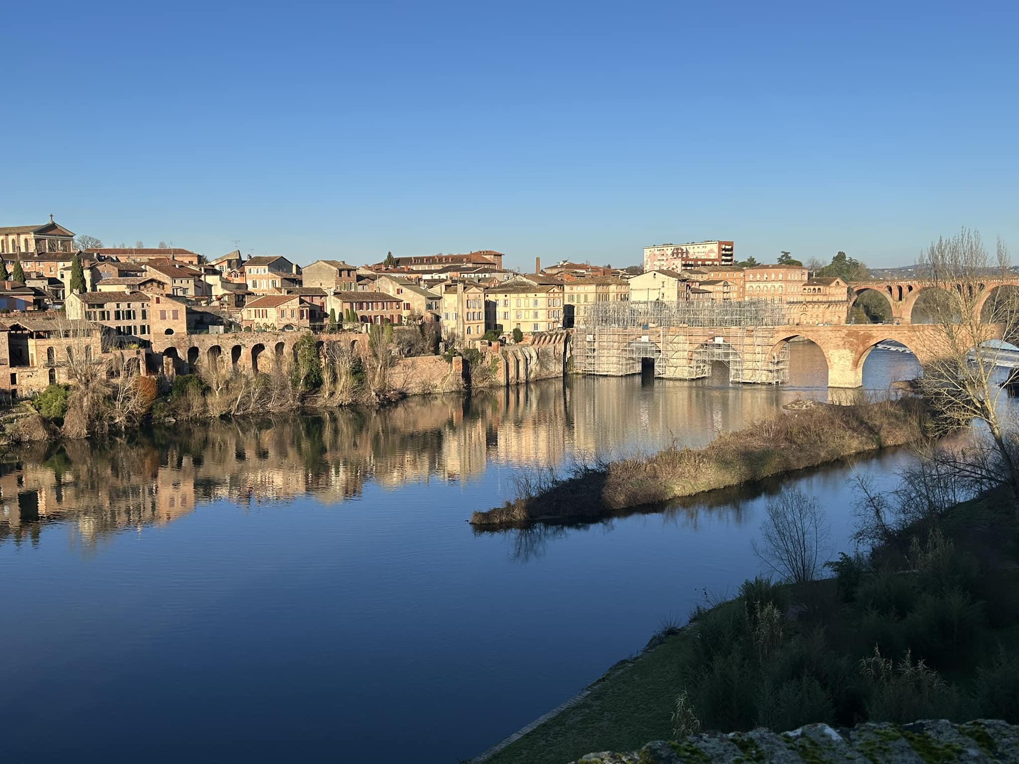 Libertatea a vizitat „castelul” din Albi unde a stat naționala la Mondialul din 1998, ultimul la care am fost: „La Réserve le-a purtat noroc. Când au plecat «departe de casă», au pierdut”