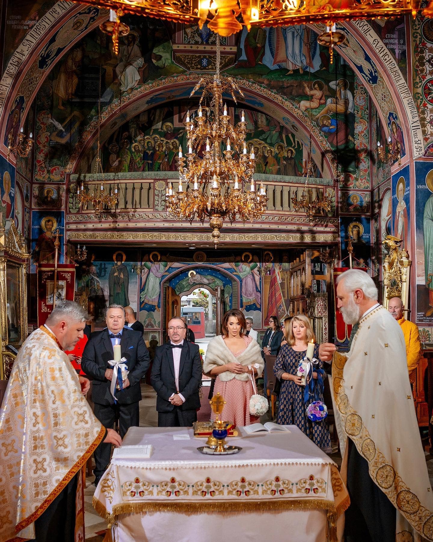 Nico și soțul ei și-au reînnoit jurămintele. Ce rochie a purtat artista și ce mesaj a transmis. „Astăzi se împlinesc 25 de ani”