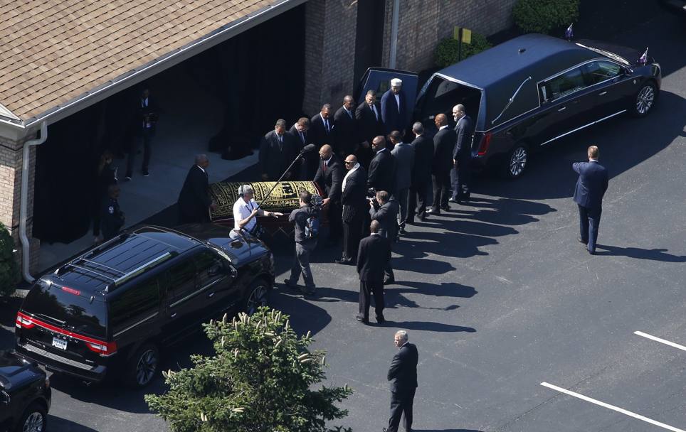 Funeraliile lui Muhammad Ali! 50 de fotografii care îți vor tăia respirația. Ultimul drum al ”celui mai mare”! GALERIE FOTO