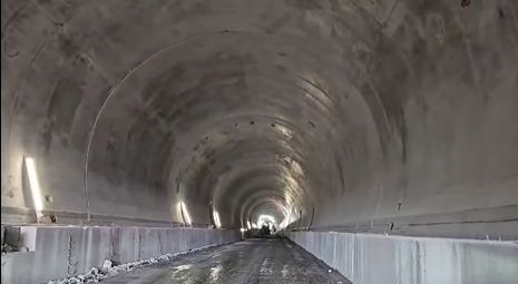 Cum arată primul tunel de autostradă forat, prin care se va circula de la Pitești la Sibiu. CNAIR: „Vom putea circula la finalul anului”