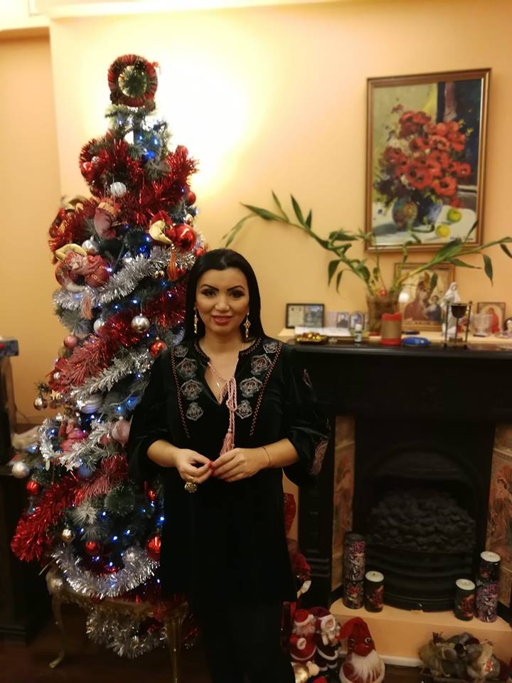 Adriana Bahmuțeanu are probleme cu banii? Ce se întâmplă cu salonul de înfrumusețare și atelierul de croitorie pe care le avea cu prietena ei | FOTO