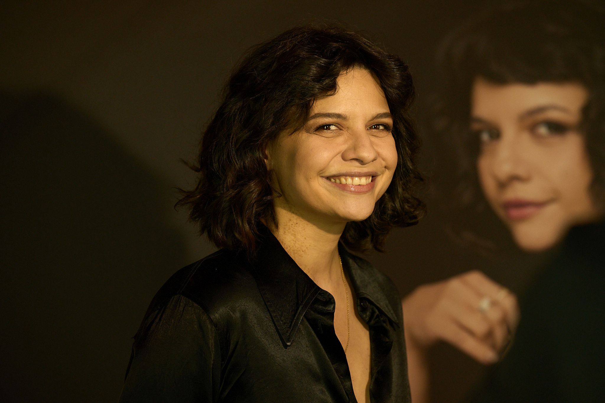 Paul Ipate, piesă de teatru alături de Andrei Mateiu, Doina Teodoru, Mădălina Craiu, Monica Odagiu, Radu Micu și Ionuț Negoi: „6 inimi, 3 greșeli”