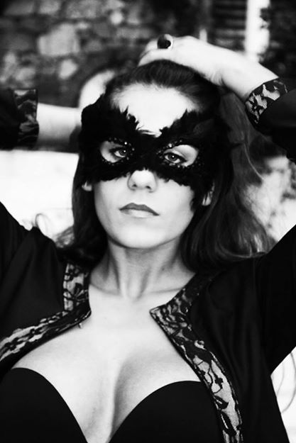 NIMENI N-A AVUT HABAR. Tătăruşanu are o verişoară SUPER-SEXY care ^face RAVAGII în Italia. Ce spune despre portarul Fiorentinei / GALERIE FOTO