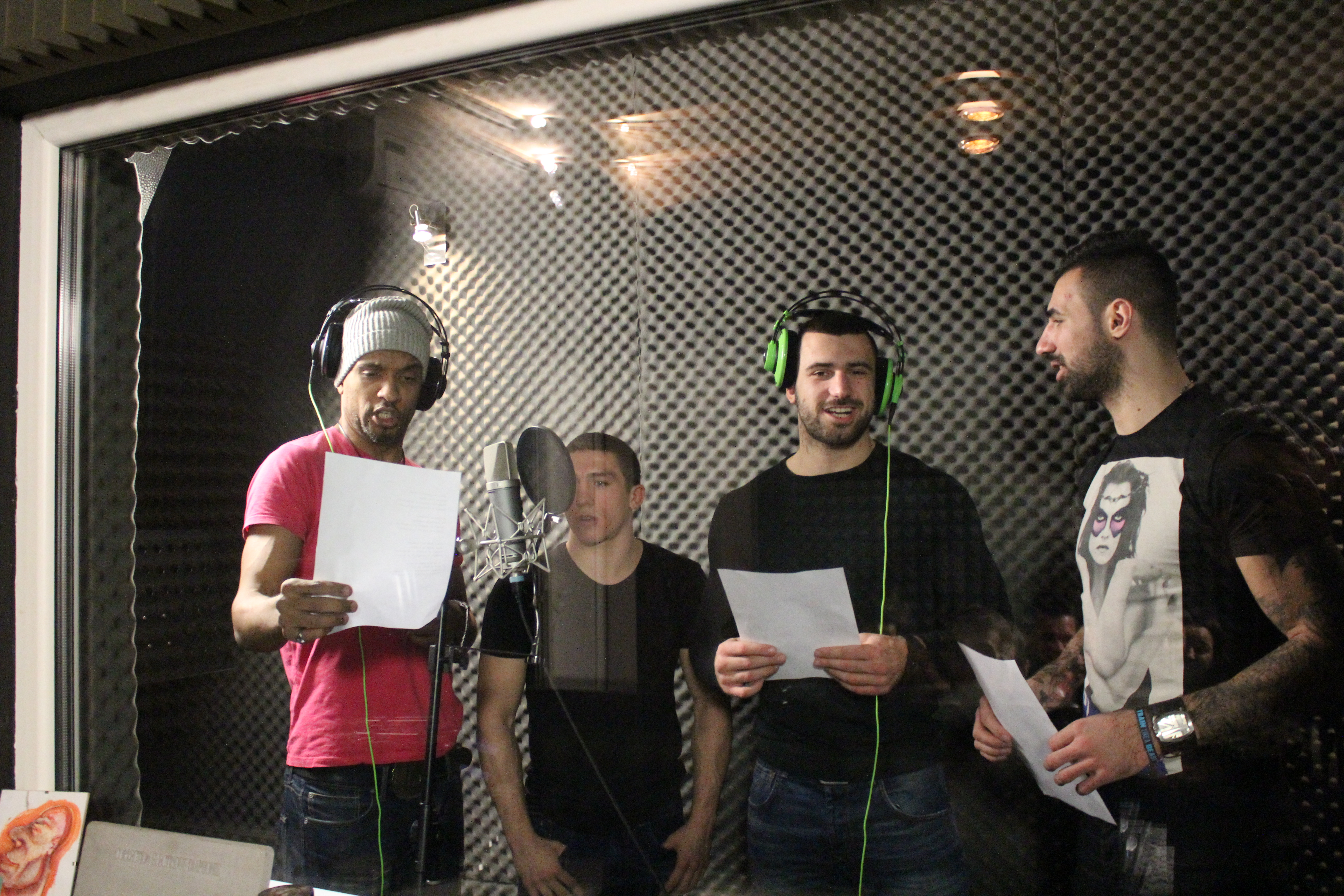 EXCLUSIV / Primiți cu colindul? Luptătorii Superkombat au intrat în studio! GALERIE FOTO&VIDEO