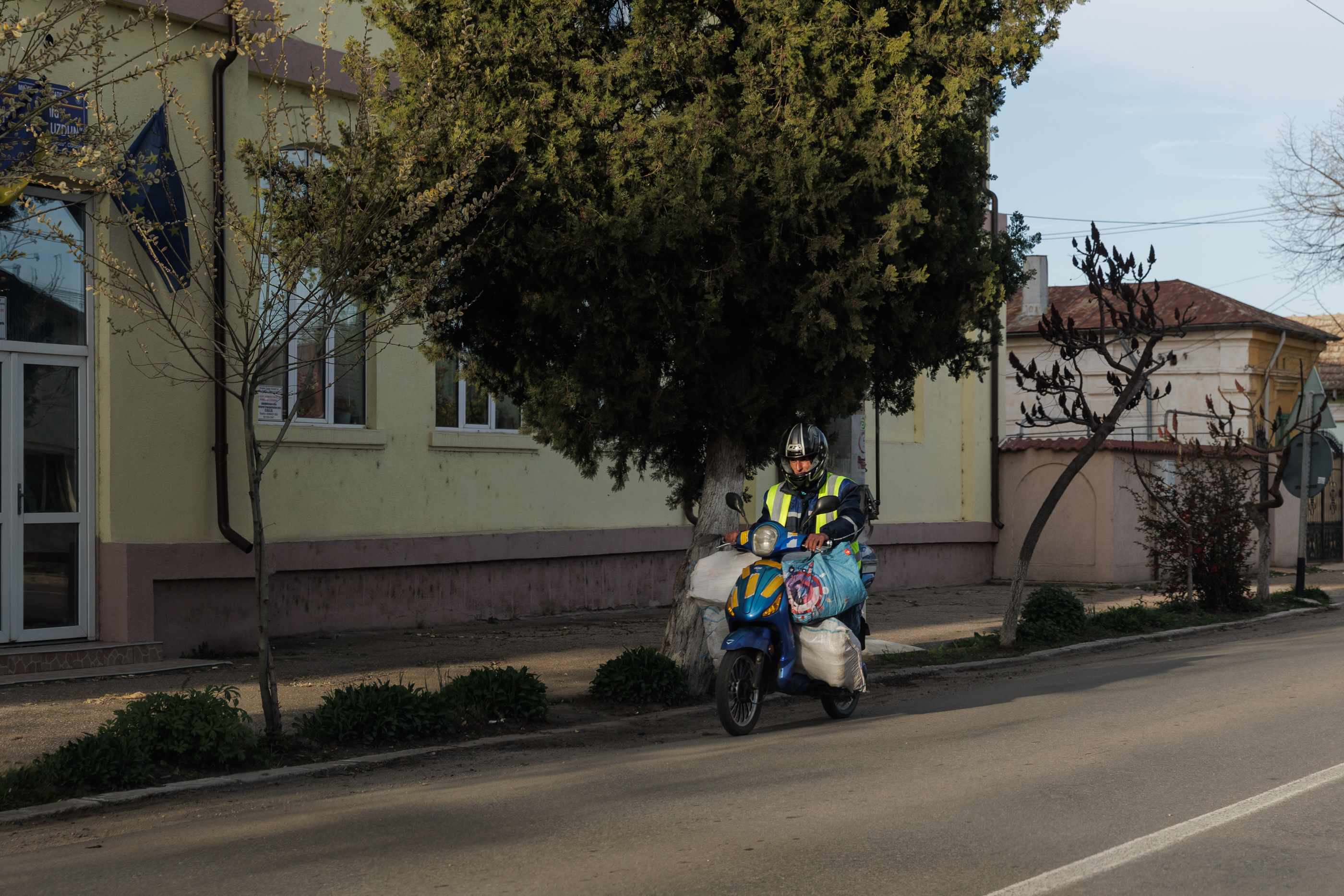 FOTOREPORTAJ. Frumusețea fără viitor a „celui mai urât oraș din România”: berzele s-au întors la Corabia, dar turiștii întârzie