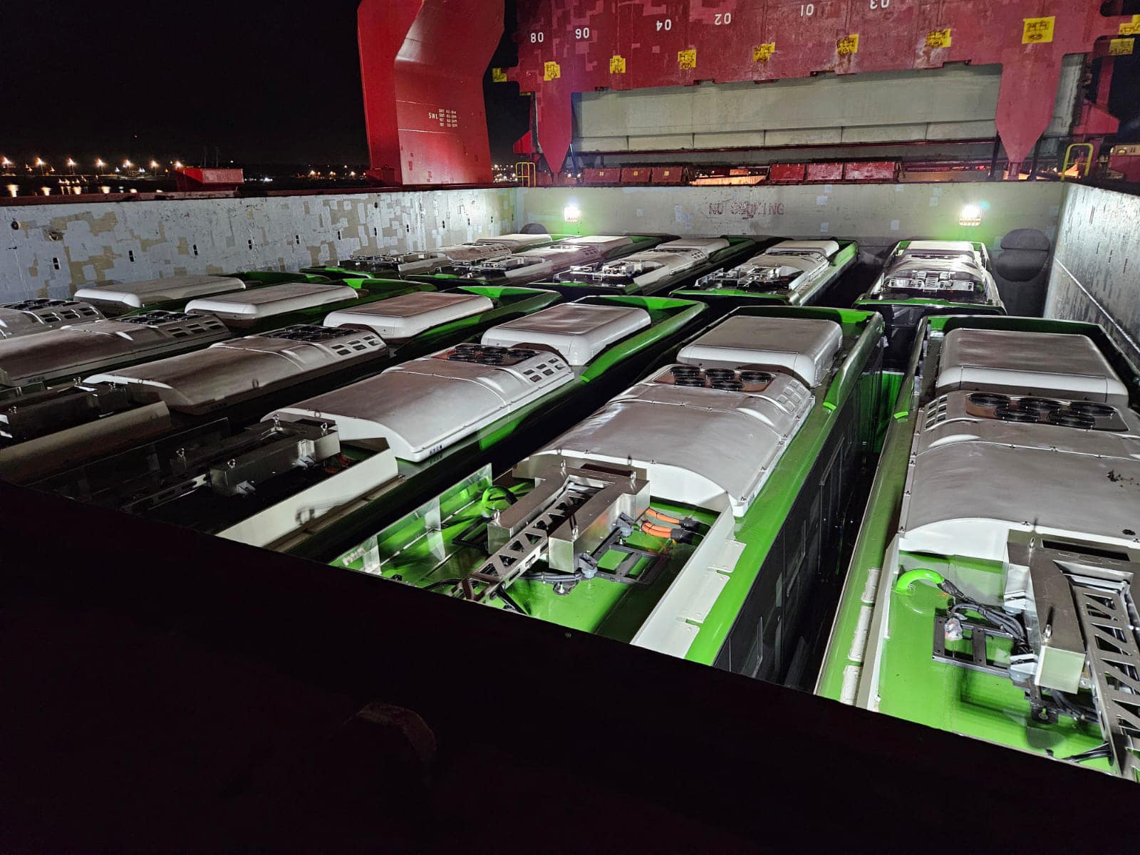 Primele 51 de autobuze electrice din China cumpărate de Primăria Capitalei au ajuns în țară. Când vor intra în circulație