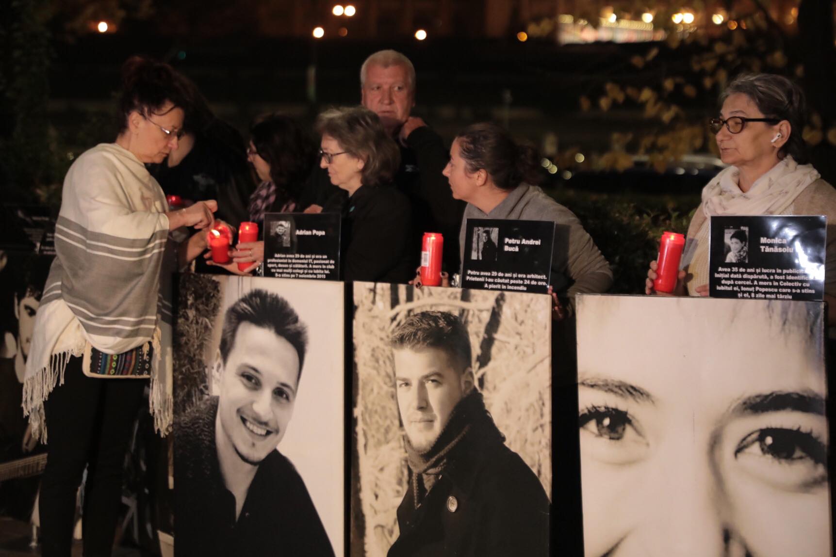 Marș în memoria victimelor de la Colectiv. Fotografiile tinerilor care au murit au fost așezate în fața Parchetului