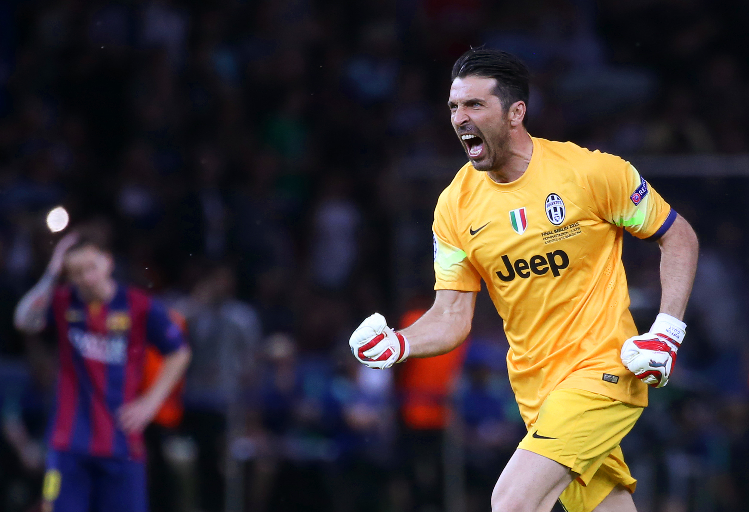 Juventus, aşteptată de sute de fani la revenirea la Torino / GALERIE FOTO&VIDEO