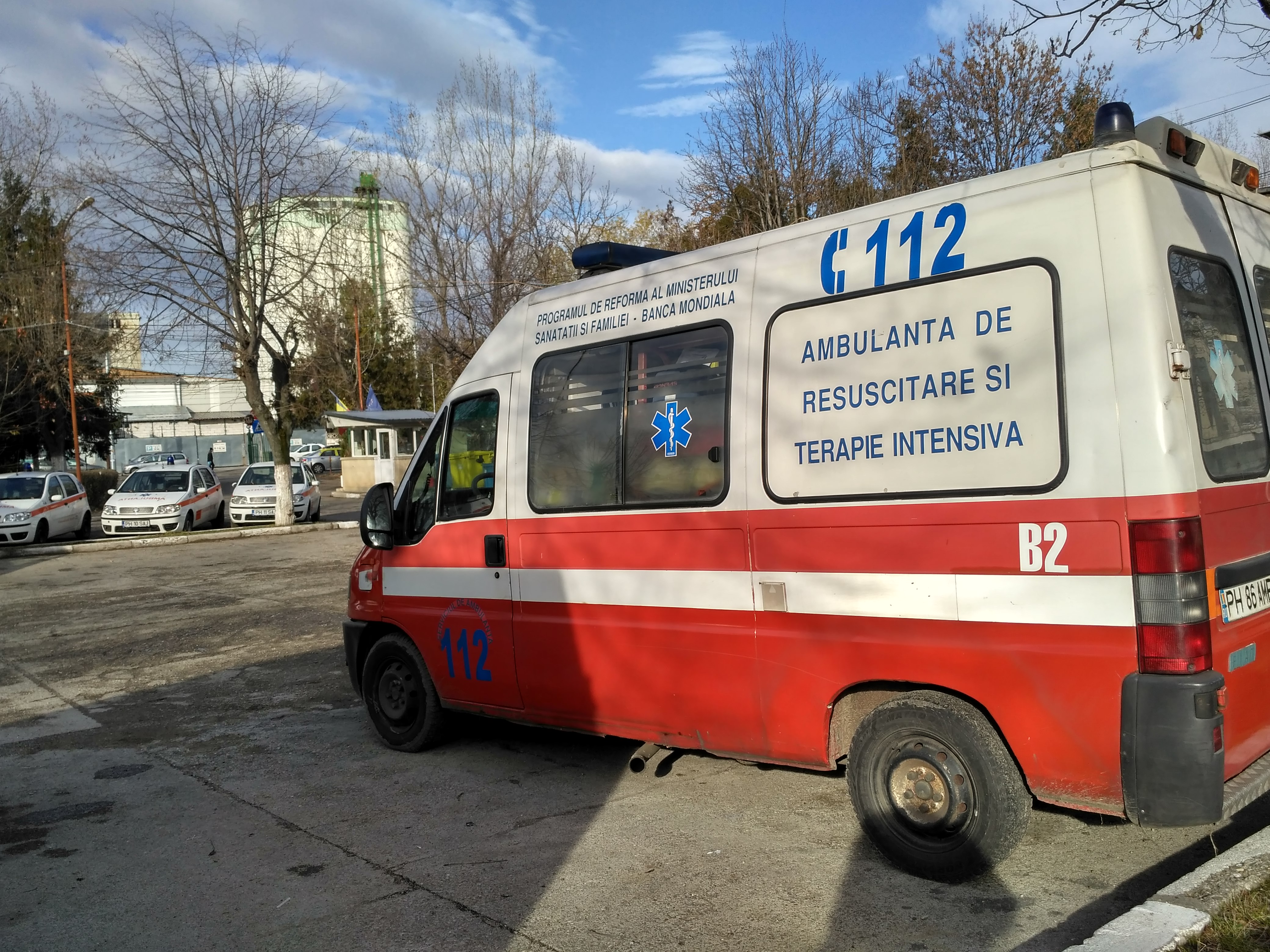 A chemat ambulanța ca să ajungă la discotecă, iar apoi s-a lăudat pe Facebook