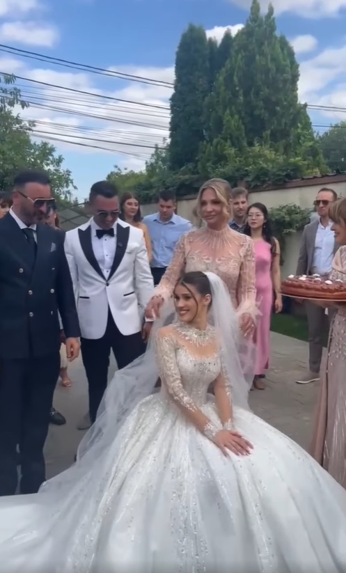 Imagini de la nunta fiicei lui Mugur Mihăescu. Ivona s-a căsătorit religios cu Vlad Gabura