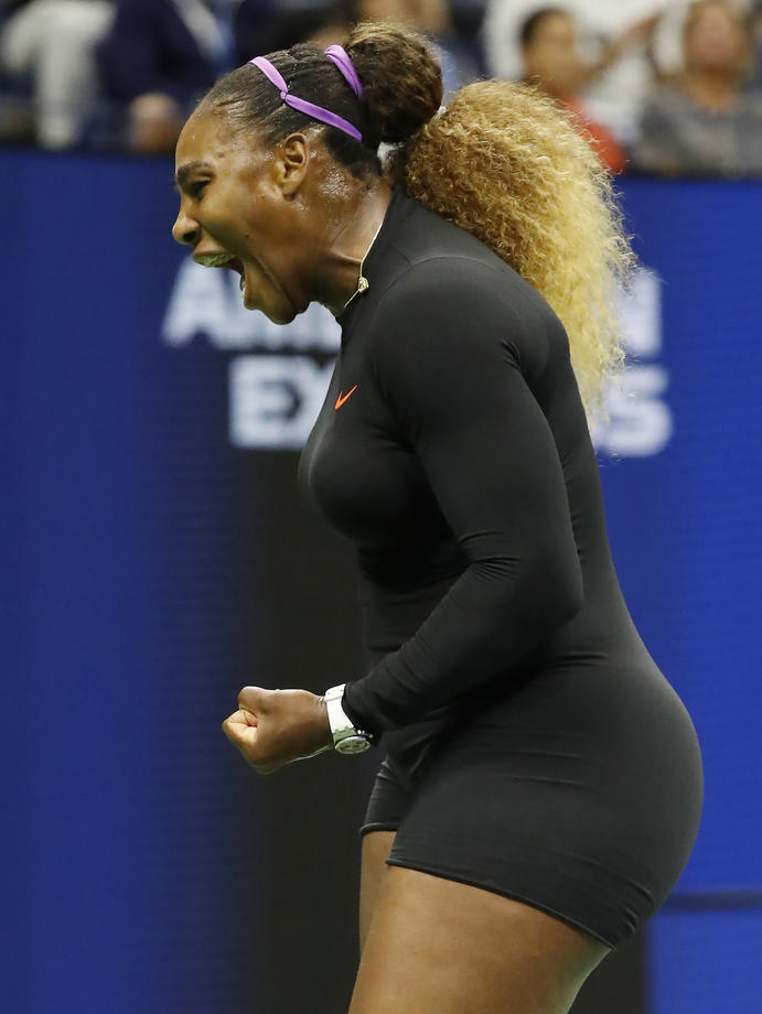 Serena Williams a învins-o clar pe Maria Şarapova în primul tur la US Open