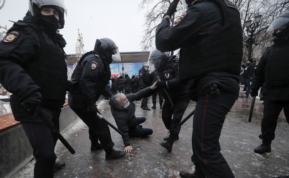Protestele din Rusia | Peste 2.400 de oameni săltați, printre care și un copil. „Putin e un hoț!” și „Rusia fără Putin!”, au strigat manifestanții