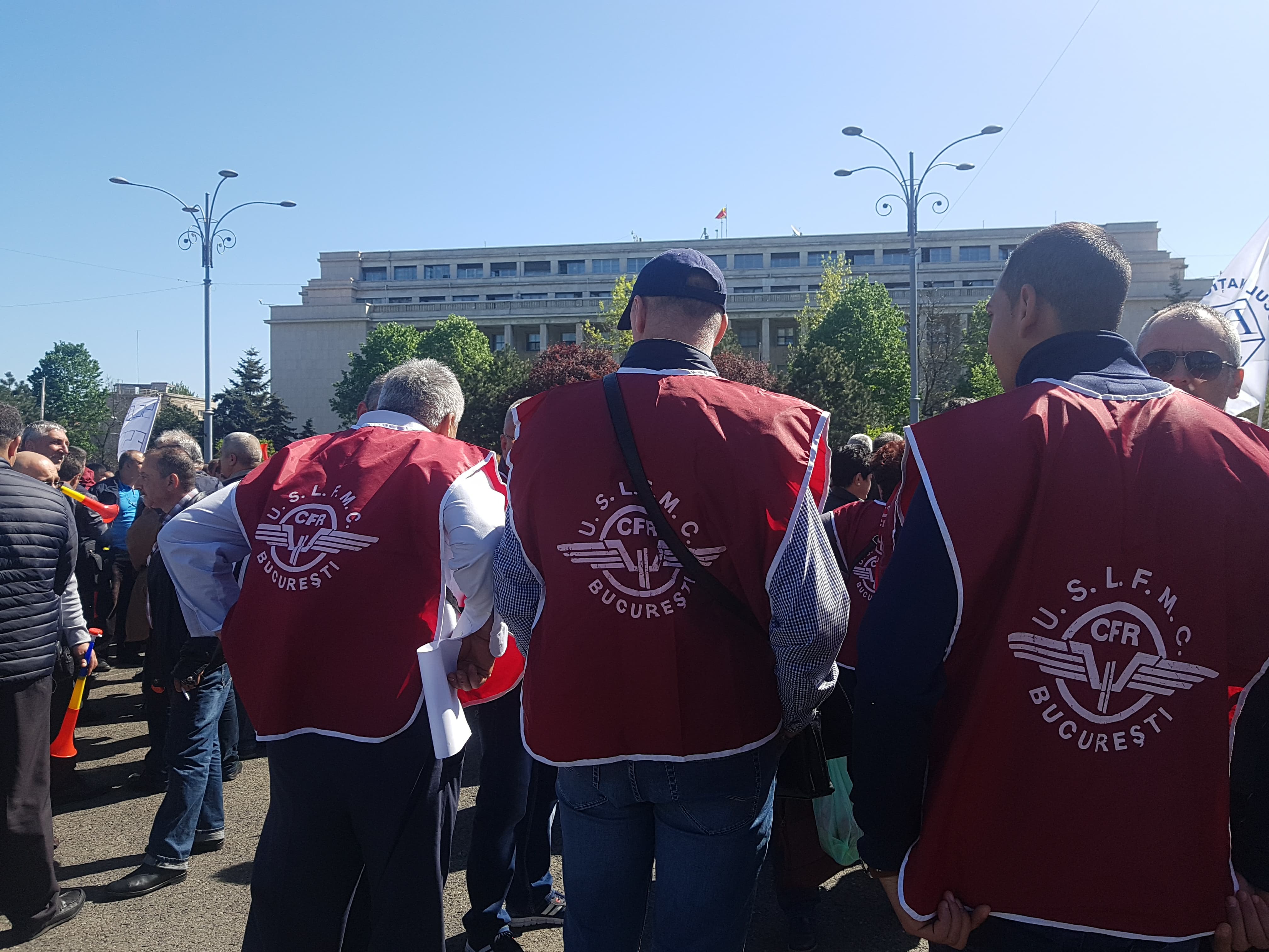 UPDATE. Protest al sindicatelor din căile ferate. 2.000 de ceferiști mărșăluiesc într-un miting, în București / FOTO&VIDEO