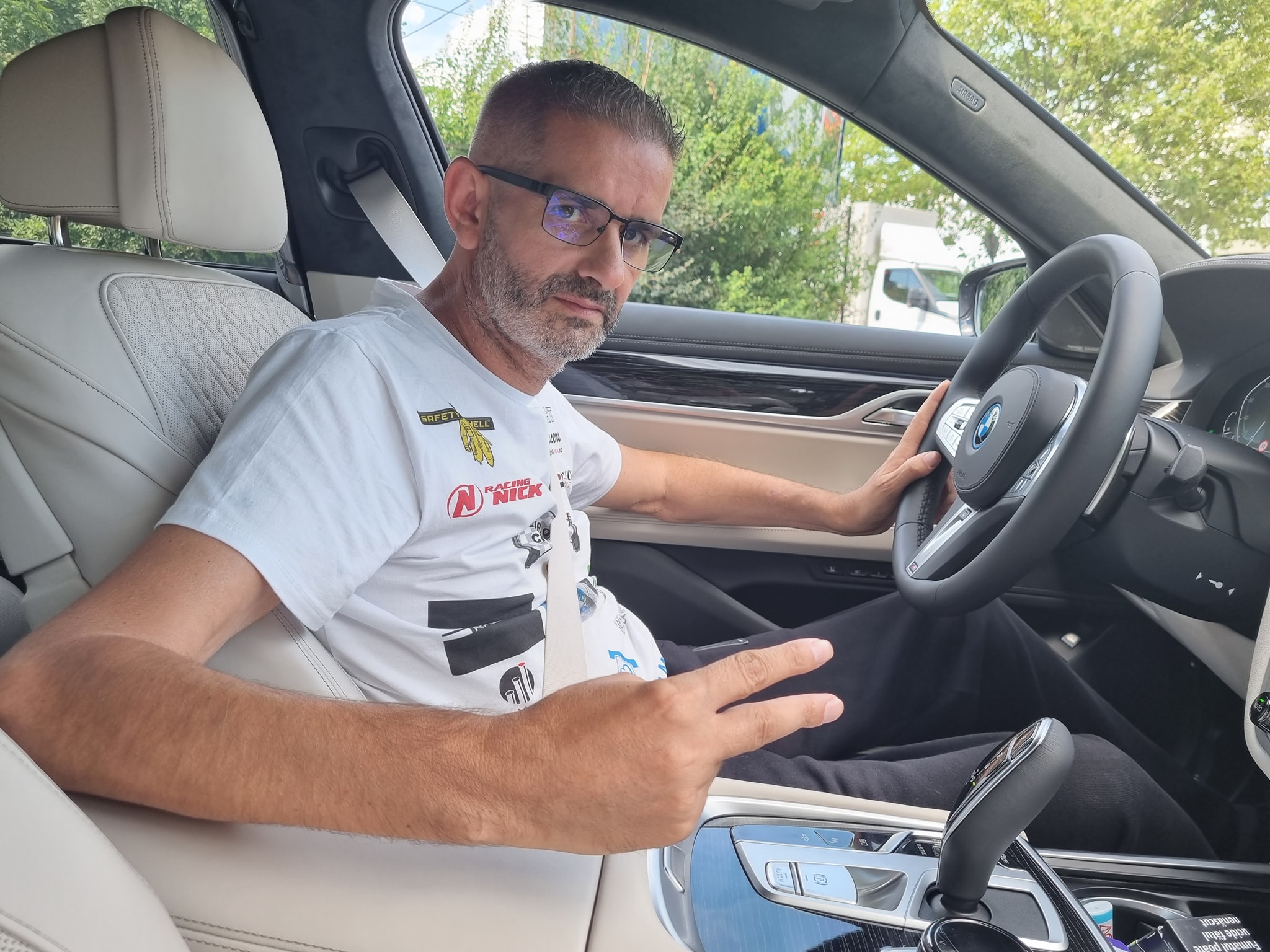 Motivul pentru care Daniel Onoriu divorțează. Soția lui, Isabela, a spus toată povestea. „Eu nu am cum să îl susțin pe el în nebunia asta”