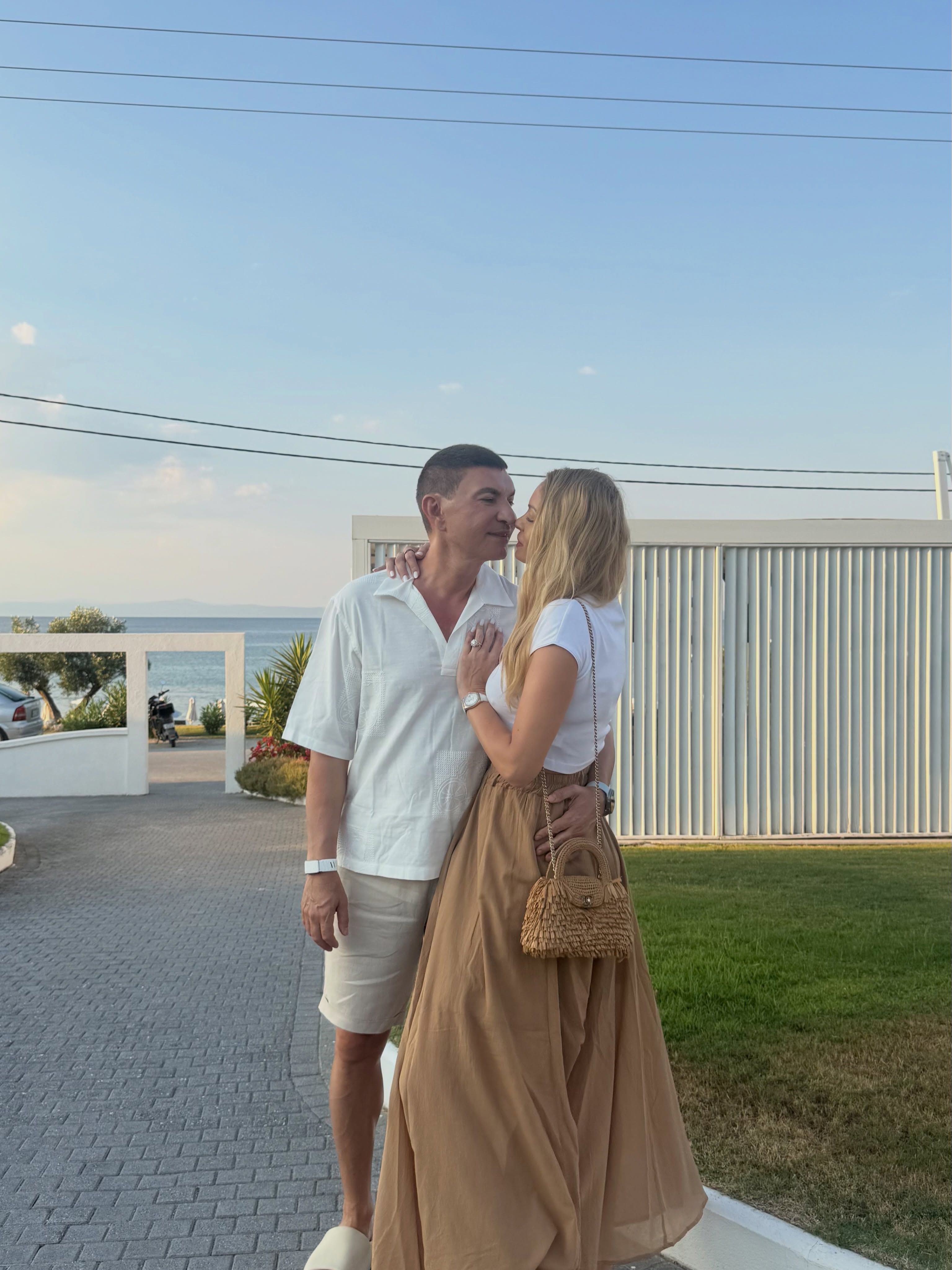 Cum au apărut Valentina Pelinel și Cristi Borcea, alături de copiii lor, în vacanța din Grecia. „Tot ce contează cu adevărat”