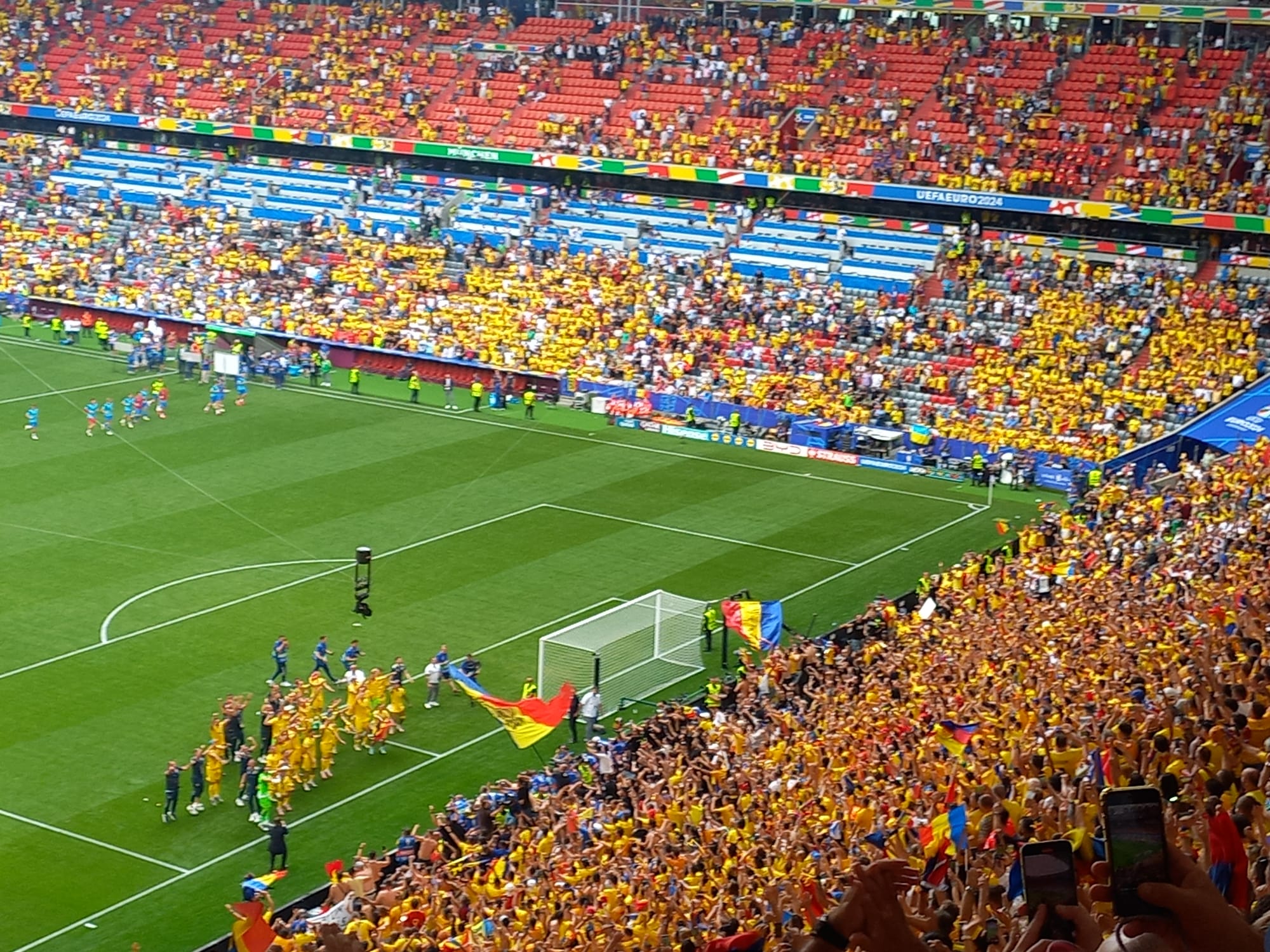 România – Ucraina 3-0. Prima victorie după 24 de ani la un turneu final de Campionat European. Stanciu, R. Marin și Drăguș, goluri de generic