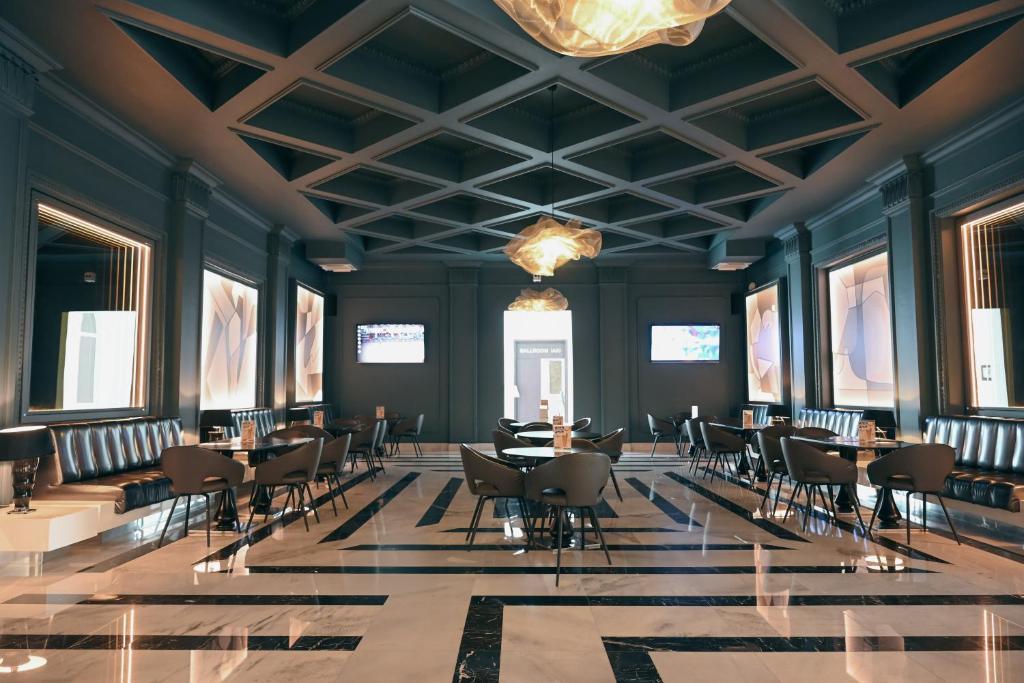 Cât costă o noapte de cazare în hotelul lui Gică Hagi din Mamaia în plin sezon estival 2025. Locația, renovată recent cu 2 milioane de euro