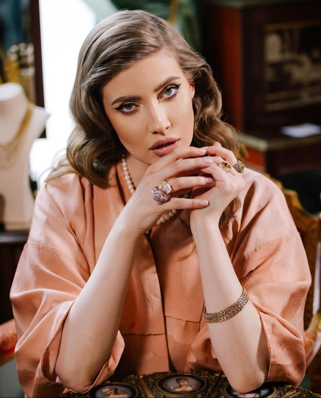 Iulia Albu, atac la adresa vedetelor care acceptă să facă reclamă la orice li se propune: „Unii ar promova orice, pentru trei covrigi uscați”