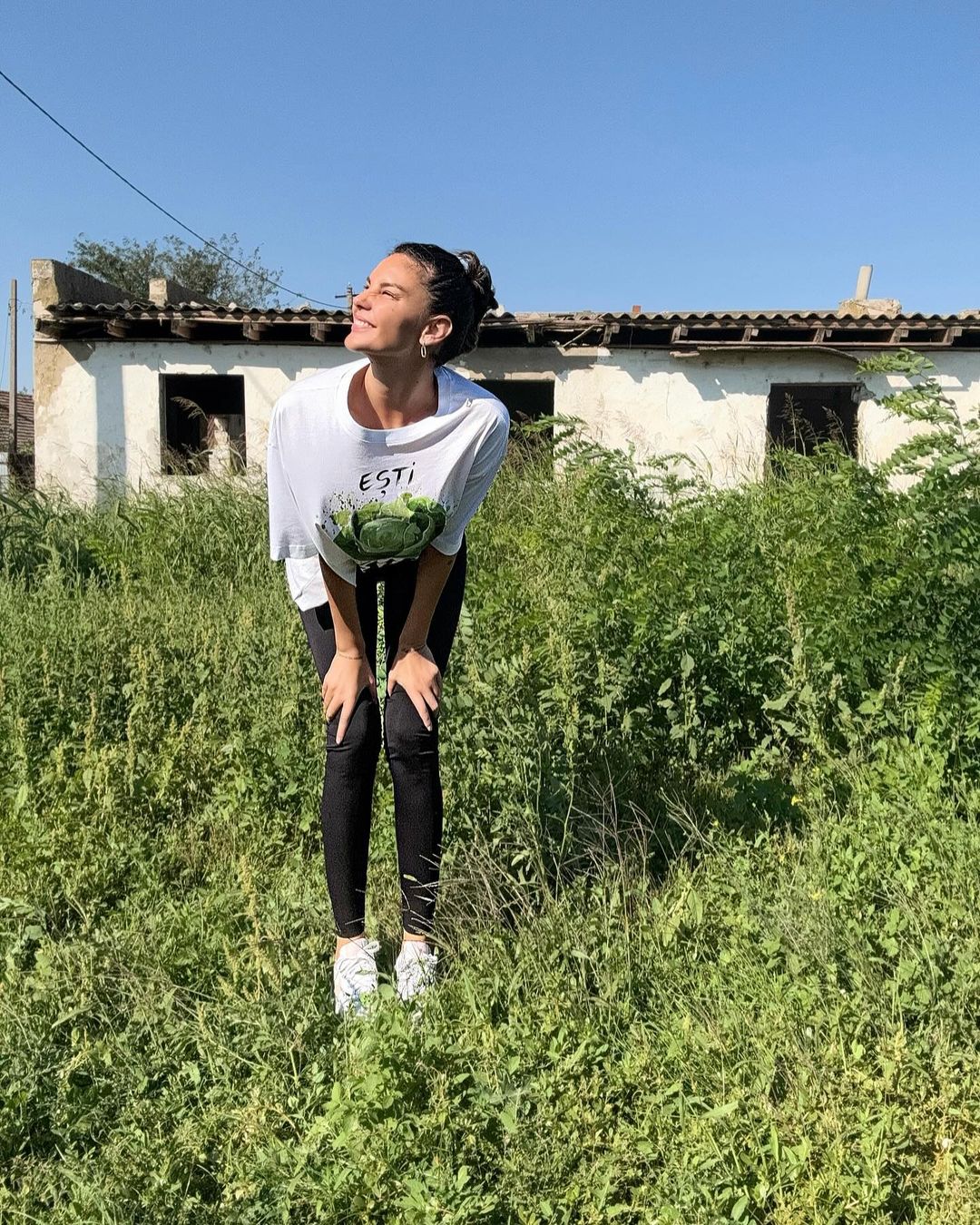 Imagini cu locul în care Ramona Olaru a crescut. Ferma a ajuns o ruină: „Canalul de irigații unde, practic, noi făceam baie”