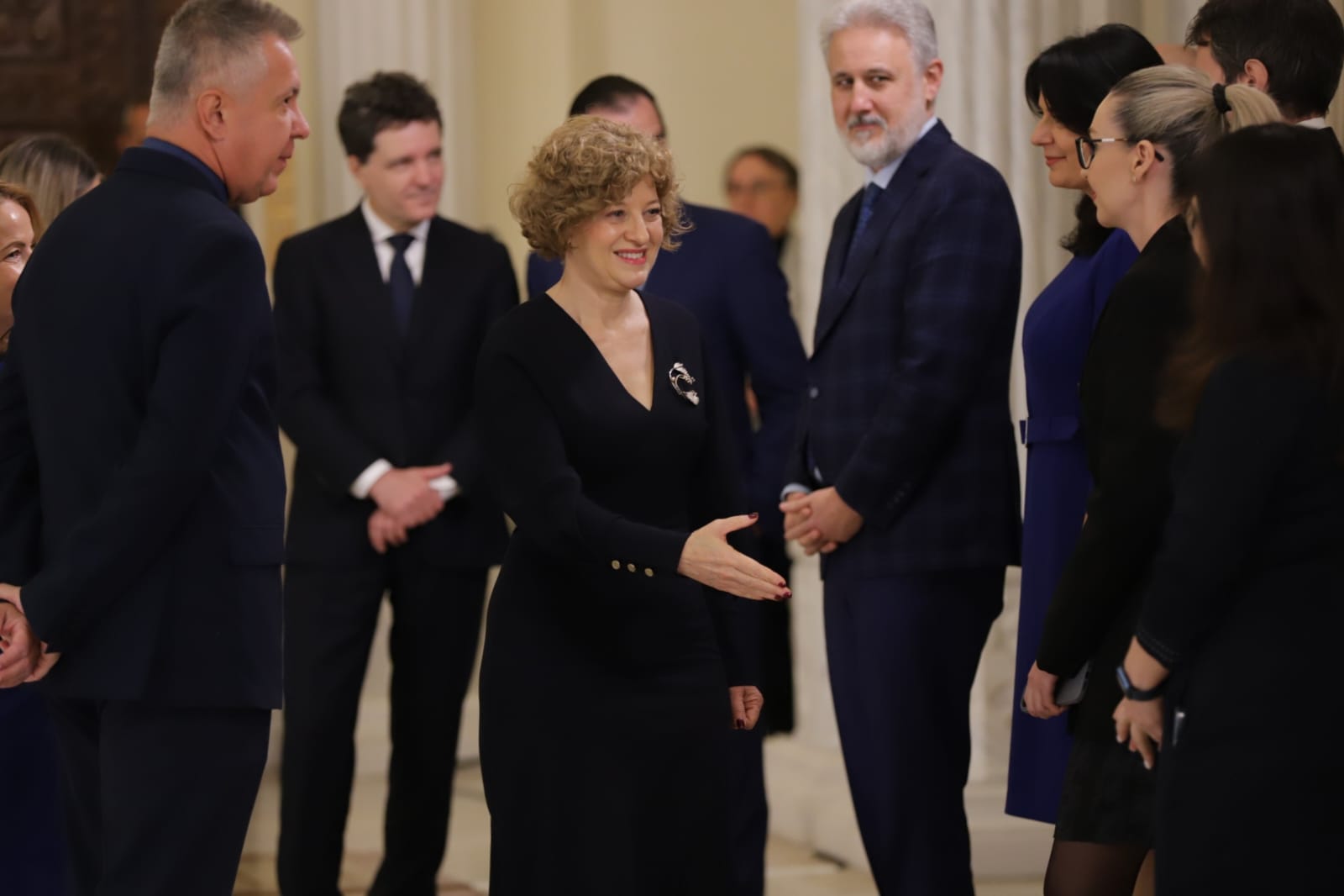 Oana Gheorghiu a devenit vicepremier, deși Grindeanu și PSD i-au cerut lui Bolojan să o retragă pentru declarațiile anti-Trump