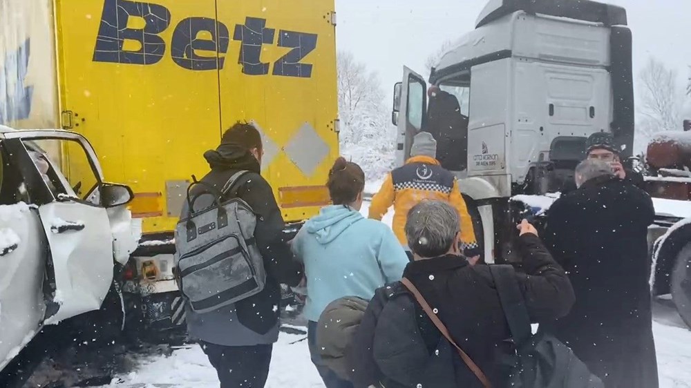 VIDEO | Români prinși în accidentul cu 37 de mașini și 22 de răniți, de pe o autostradă din Turcia