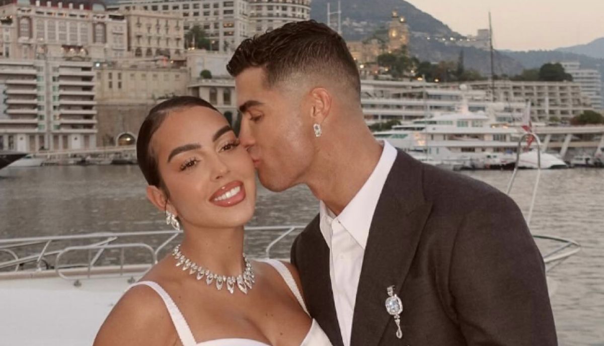 Motivul pentru care Cristiano Ronaldo și Georgina Rodriguez s-au căsătorit în secret, în sufrageria casei din Portugalia. Detalii din ziua nunții