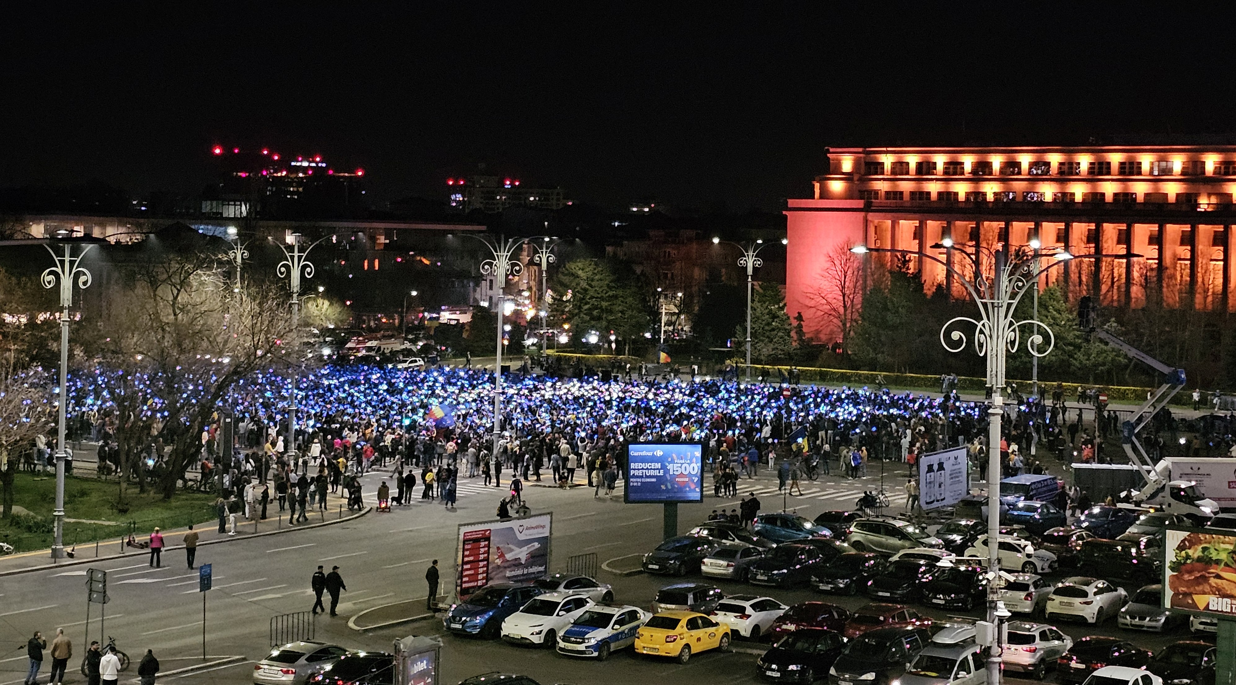 Miting EuRo Manifest în Piaţa Victoriei pentru susținerea apartenenţei la UE. Fanii lui Călin Georgescu, identificați de jandarmi
