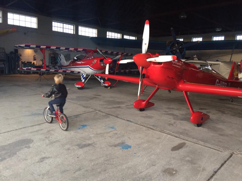 FOTO/ Cine sunt cei doi piloți implicați în accidentul aviatic de la Suceava. Aveau mii de ore de zbor la manșă