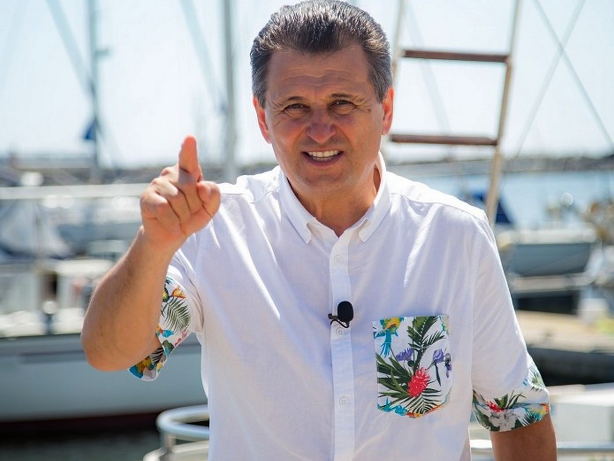 Romică Țociu și Nea Mărin, pozați la bustul gol. Fanii au reacționat: „Bravo pentru o poză asumată”