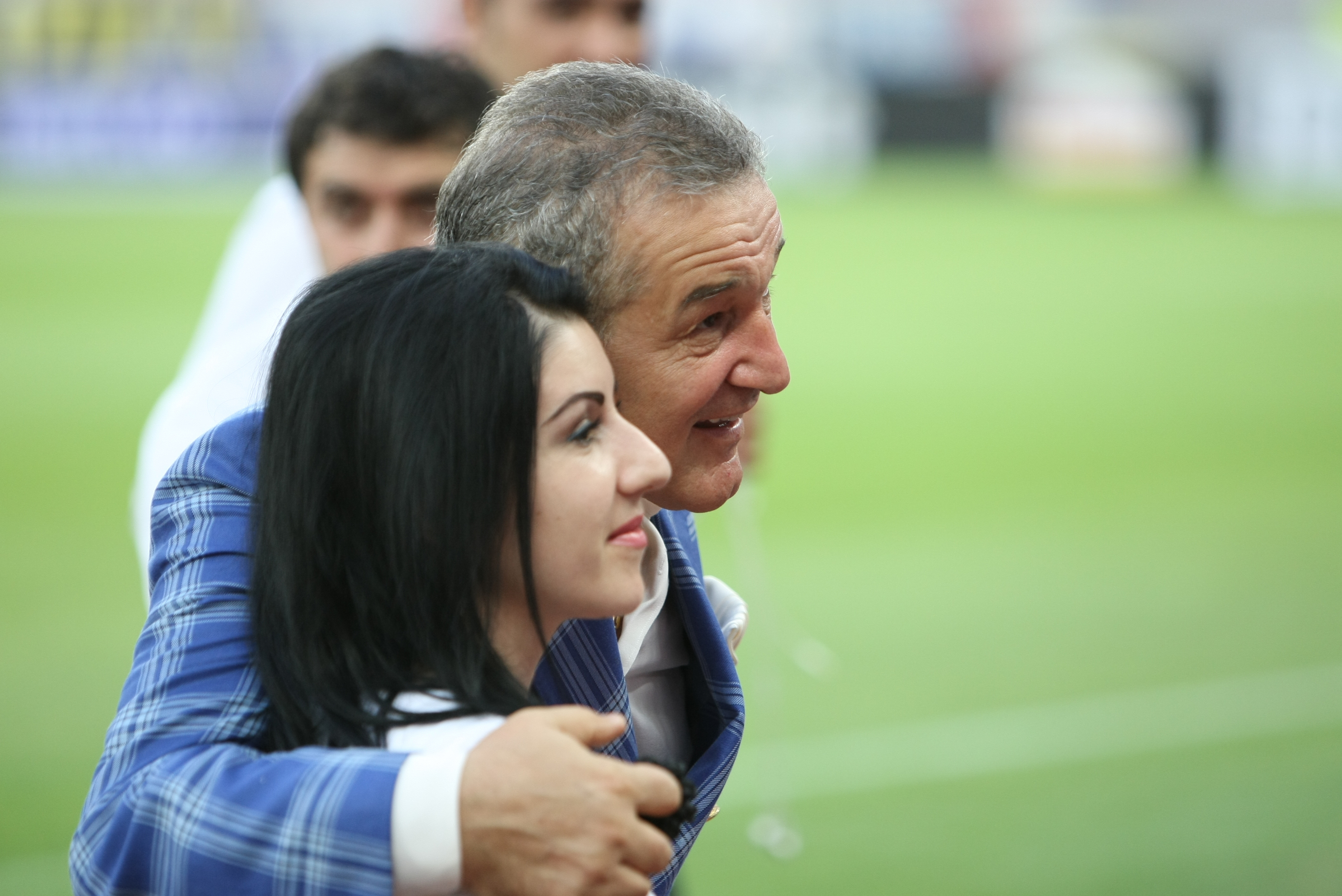 LIGA I: Steaua - CFR Cluj 1-1. Transversală Vitor Bruno! A egalat Tudorie! Roș-albaștrii au avut și ei o bară, în start, apoi a marcat Tiago. Echipa lui Rădoi se chinuie, Partizan Belgrad se distrează în Serbia! Patronul a făcut baie de mulțime/ GALERIE FOTO